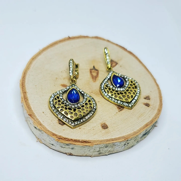 Blue Rhinestones Cleopatra style earrings - Picture 4 of 4